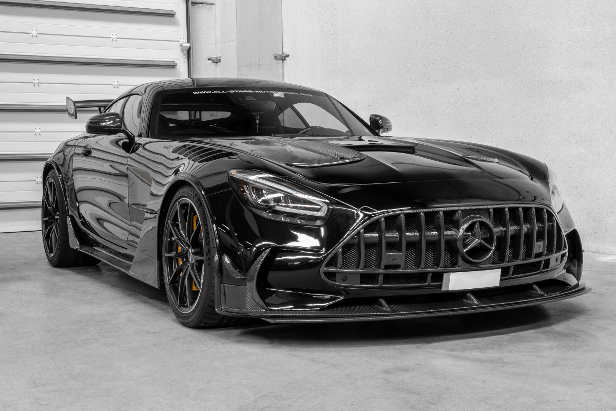 Mercedes AMG GT-R